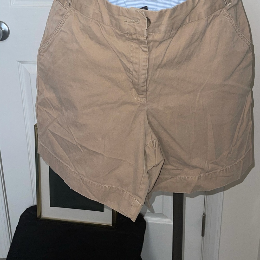 Land’s End Khaki 6” Shorts